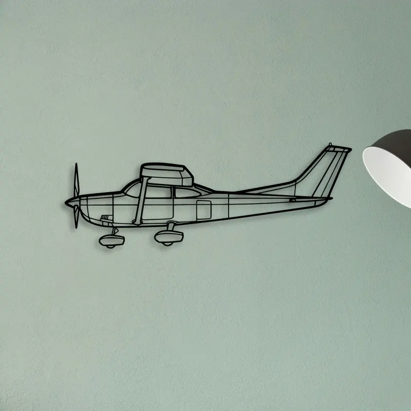 747 800 — XS (50 cm) metal wall art