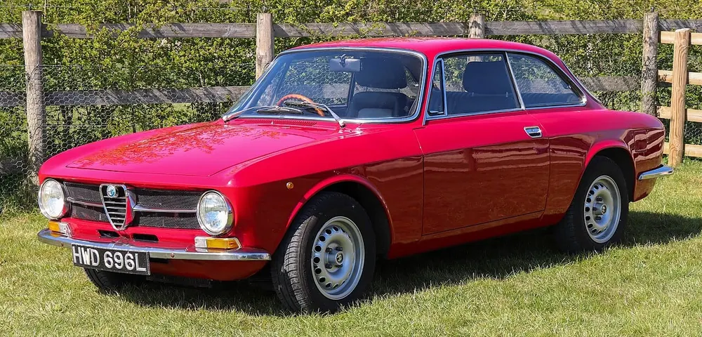 Alfa Romeo GT 1600 Junior — cut-metal silhouette in clean-sided form