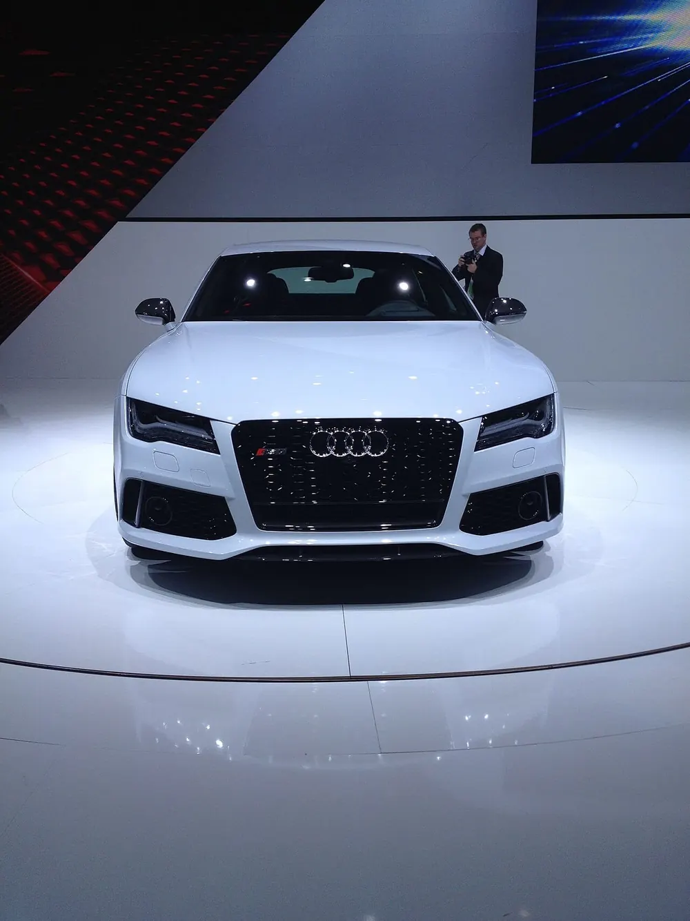Audi RS7 MK2 2 — cut-metal silhouette in clean-sided form