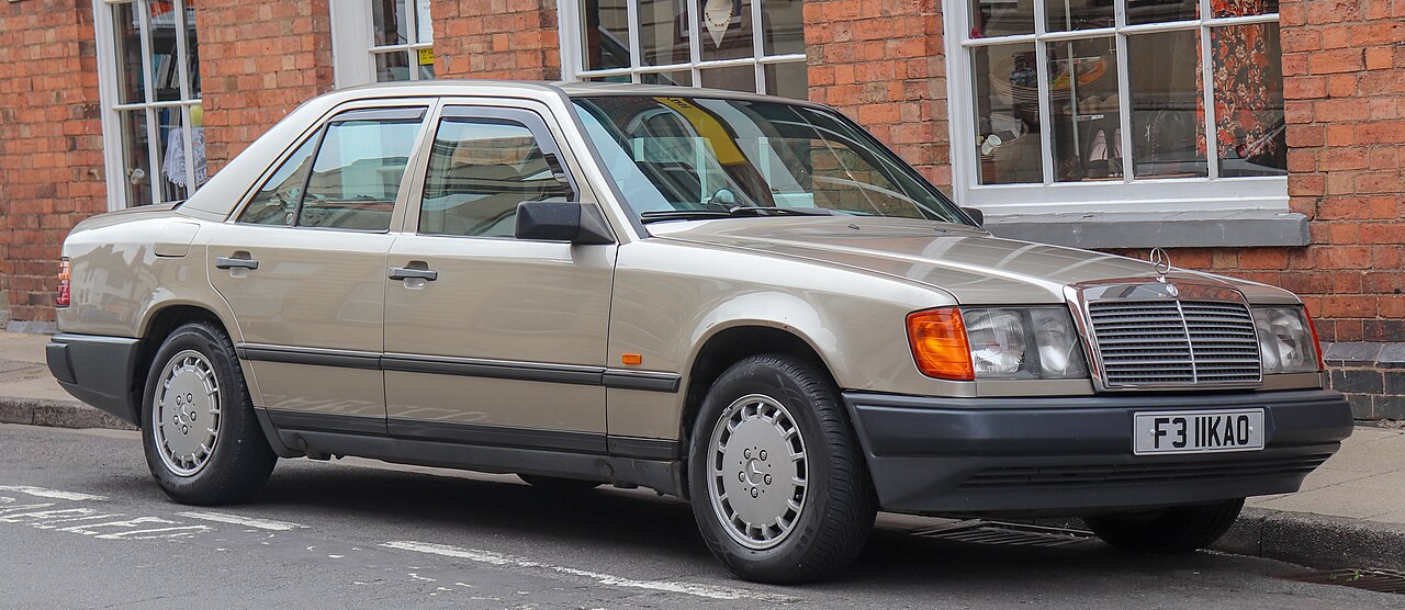 Mercedes-Benz W124 320E — a real example of the model