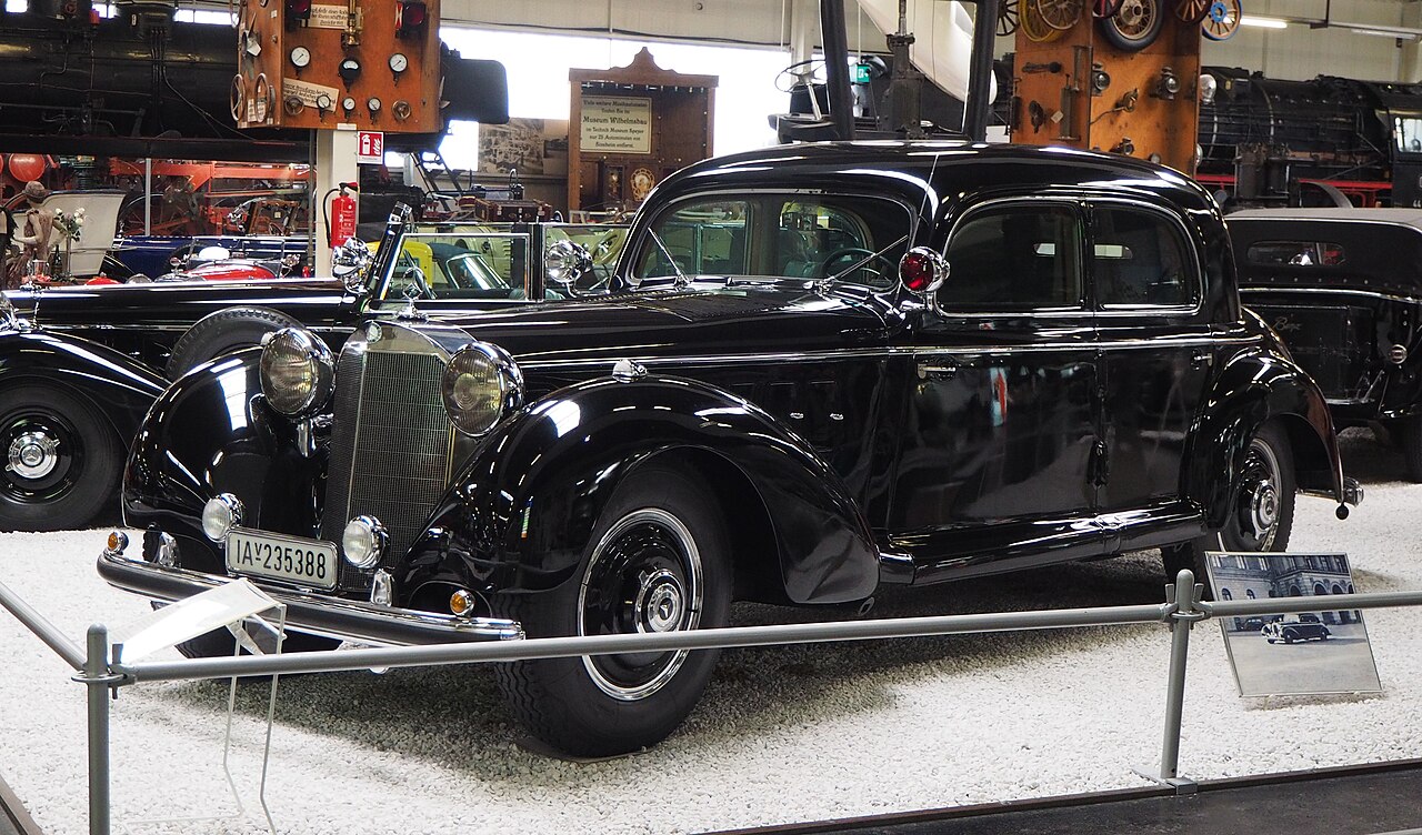 Mercedes-Benz W150 Stepside — a real example of the model