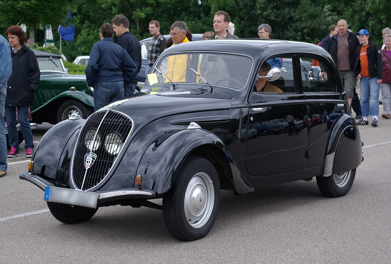 Peugeot 202 — a real example of the model