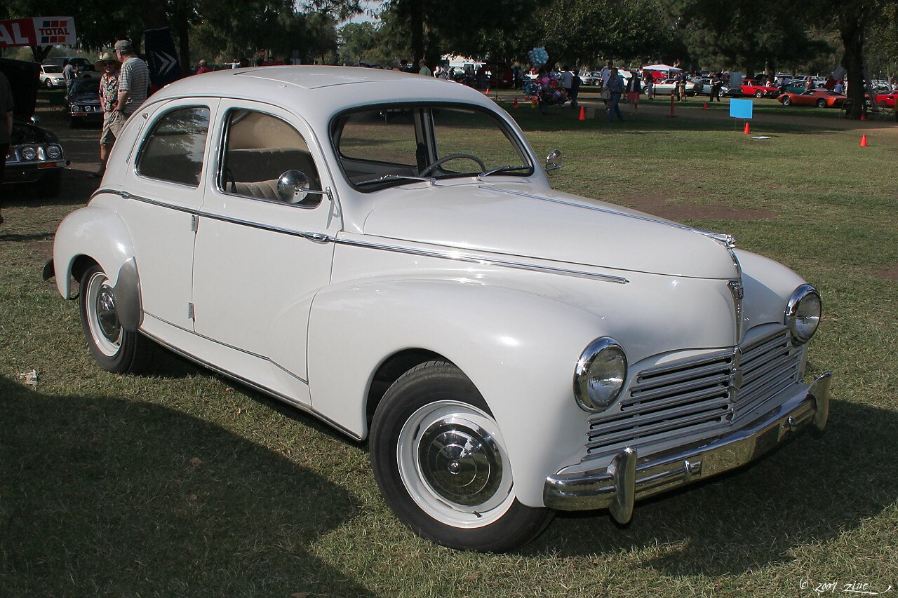 Peugeot 203 — a real example of the model