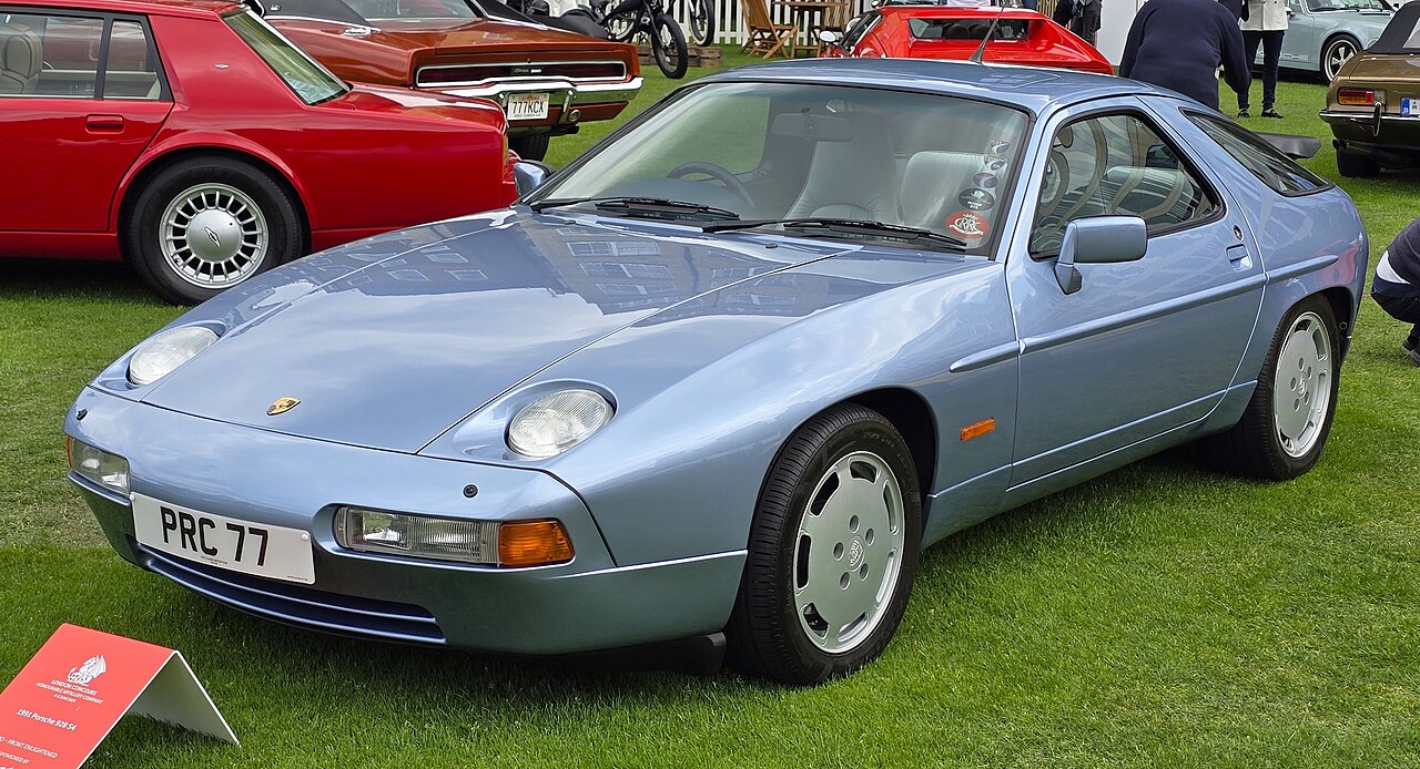 Porsche 928 — a real example of the model