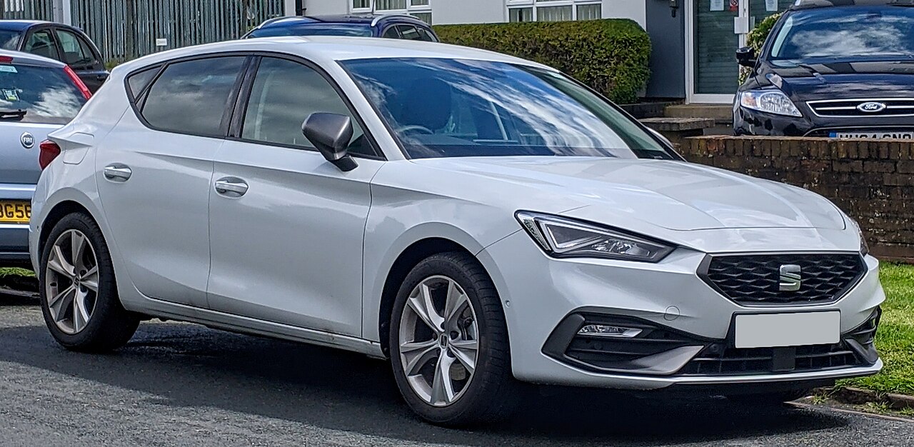 SEAT Leon Cupra R — a real example of the model